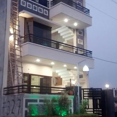 Krishna Niwas Homestay 3Bhk-Gf Chandigarh, Zirakpur Екстер'єр фото
